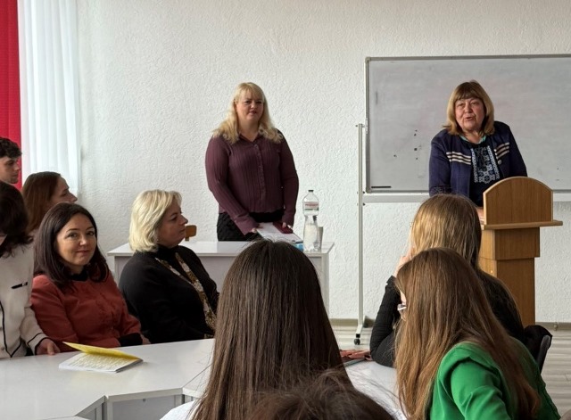 Із вітальним словом виступила завідувач кафедри української мови та славістики Тетяна Вільчинська